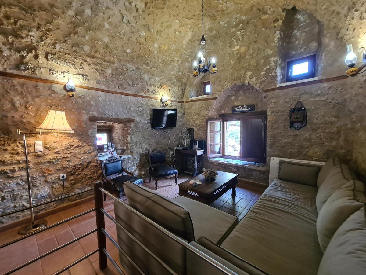 Pyrgos 1869 Villa Gythio Bagian luar foto