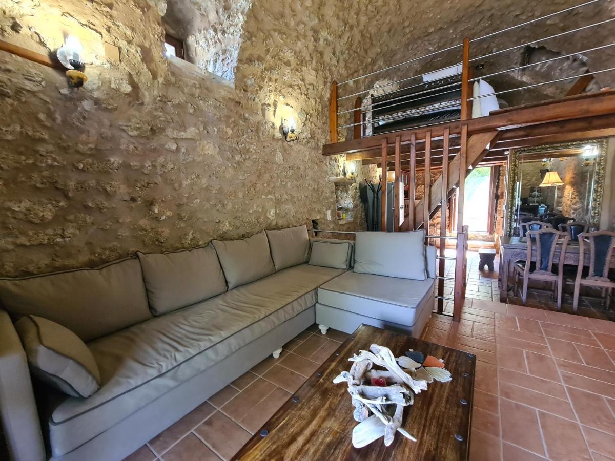 Pyrgos 1869 Villa Gythio Bagian luar foto